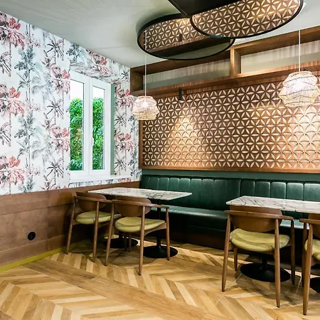 Lx Soho Boutique By Ridan